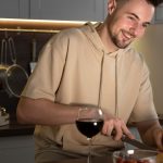 Descubra os melhores vinhos para cozinhar e elevar seus pratos!