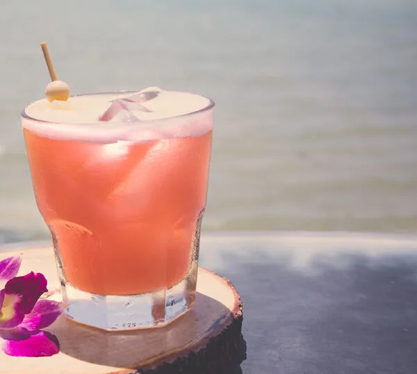 Os 8 melhores drinks para saborear nas noites de verão